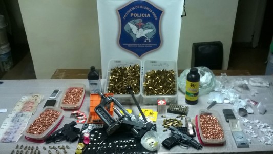 Vendía cocaína escondida en vainas servidas de 9 mm. que rellenaba en su casa de un barrio privado