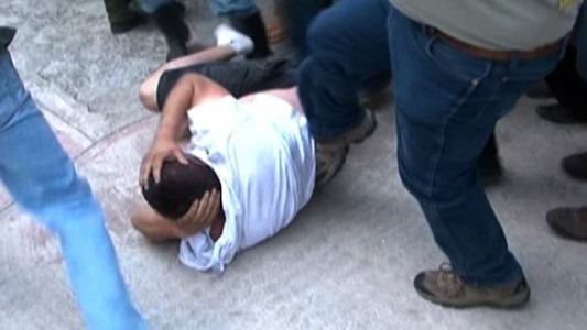 La Policía salvó del linchamiento a un ladrón en pleno microcentro