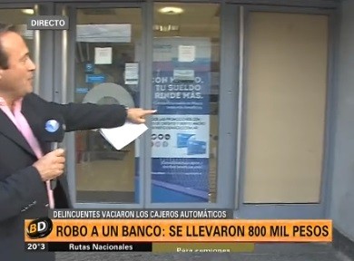 Rompieron un vidrio a mazazos y robaron $ 800 mil de un banco