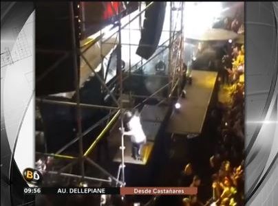 Enrique Iglesias se cayó del escenario