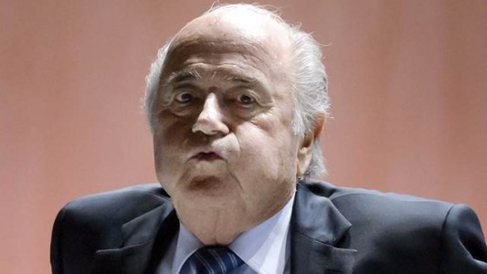 En medio del escándalo, Blatter fue reelecto como presidente de la FIFA