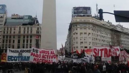 La protesta de agrupaciones de izquierda se trasladó al centro de la ciudad