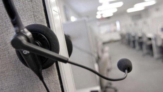 Ordenan indemnizar a telemarketer de prepaga por trabajo en condiciones inhóspitas