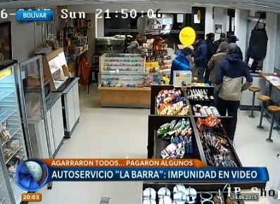 Barras bravas de Alvarado saquearon mini mercado de estación de servicio de Bolívar