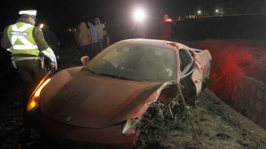 El chileno Arturo Vidal chocó con su Ferrari y quedó preso por manejar borracho