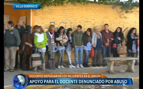 Apoyo de docentes para el maestro denunciado por abuso