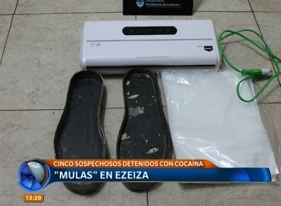 Cinco "mulas" fueron descubiertas en un mismo avión que iba a España