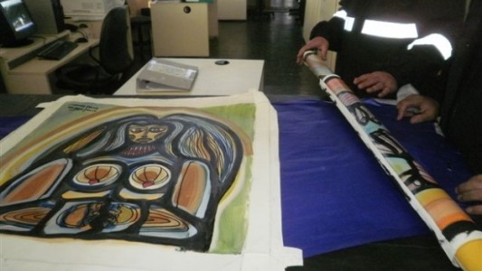 Detuvieron a una mujer que intentaba sacar del país obras de Páez Vilaró