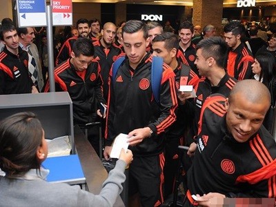 River ya está en Asunción y espera el partido que lo ponga en la final