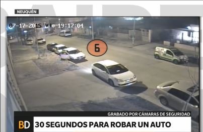 Roban un auto en 30 segundos