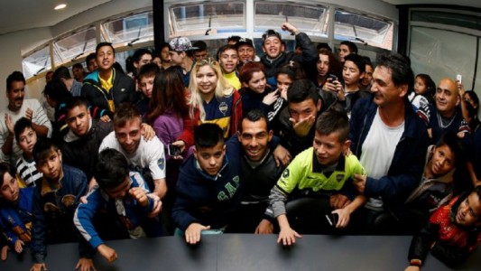Tevez recibió a los chicos de un comedor de Fuerte Apache después de la práctica
