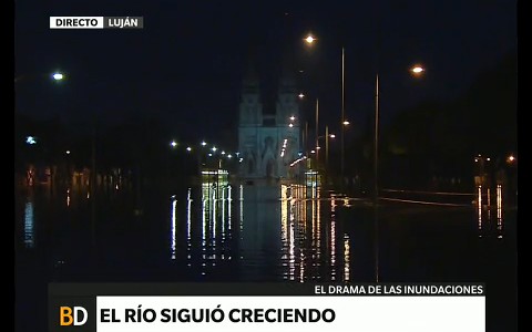 El río siguió creciendo en Luján