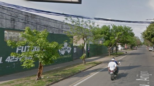 Un adolescente está grave tras un tiroteo en una cancha de fútbol 5