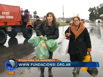 Inundados: 60 kilómetros para buscar ayuda