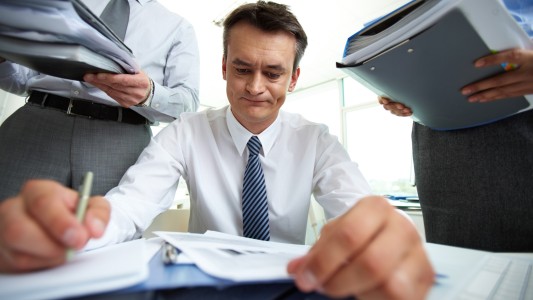 Trabajar muchas horas aumenta el riesgo de sufrir una embolia cerebral