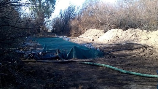 "Pincharon" oleducto que pasaba por una estancia y se robaron 120.000 litros de petróleo