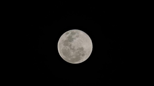 Agosto se despide con una "superluna"