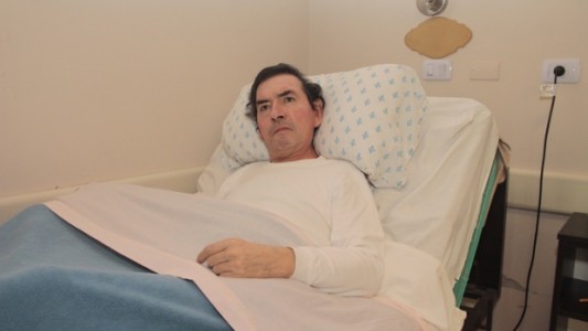 Estuvo internado durante 6 meses, ahora no recuerda quién es y nadie lo reclama