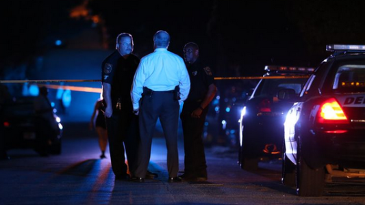 Por un confuso tiroteo, un vecino y oficial de policía resultaron heridos