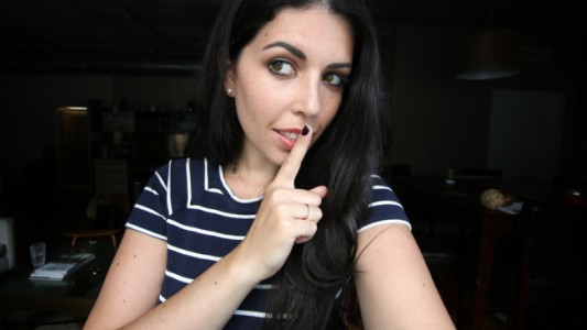 Polémico video viral de una periodista: “Hoy me pasó algo súper raro: me atendió un negro en una tienda”