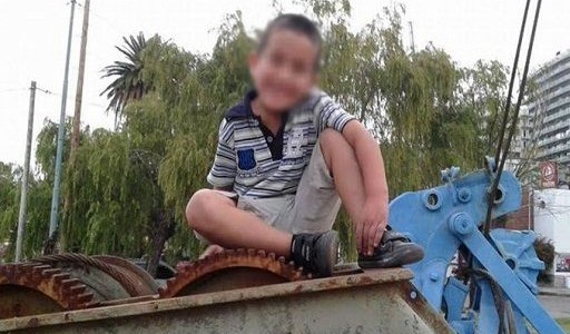 Fiscal pidió juicio oral para el padrastro y madre del niño asesinado a golpes en Flores