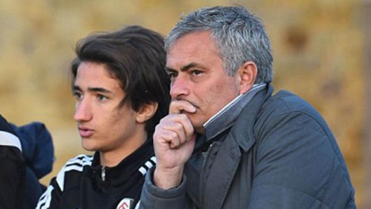 Increíble: el hijo de Mourinho es fanático de Messi