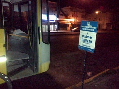 Cómo funciona el servicio de colectivos que cubre la traza del ferrocarril Roca