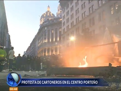 La protesta de cartoneros en el microcentro porteño