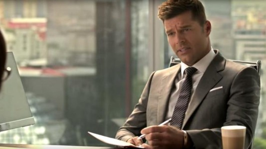 Ricky Martin se convierte en Christian Grey