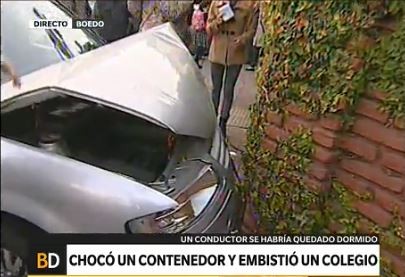 Chocó un contenedor y embistió un colegio