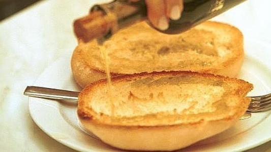 El extraño caso de la mujer que murió al comer una tostada