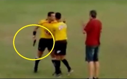 Arbitro brasileño sacó un arma en un partido