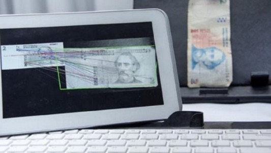 Crean el primer lector de billetes para personas no videntes