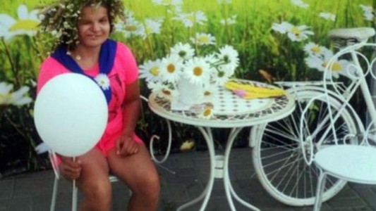 Rusia: abandonó a su hija discapacitada por considerarla "muy fea"