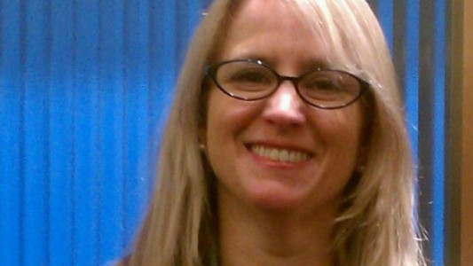 Demandó a su sobrino de 12 años porque la abrazó fuerte y le rompió un hueso