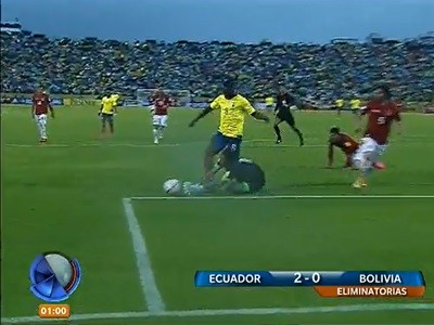 Sobre el final Ecuador derrotó a Bolivia 2 a 0 y sigue su racha