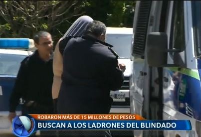 Buscan a los ladrones del camión blindado