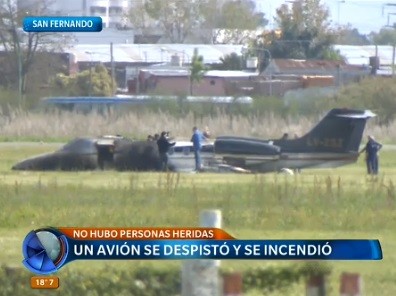 Incendio de una avioneta en el aeropuerto de San Fernando