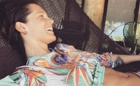 El topless new age de Liz Solari