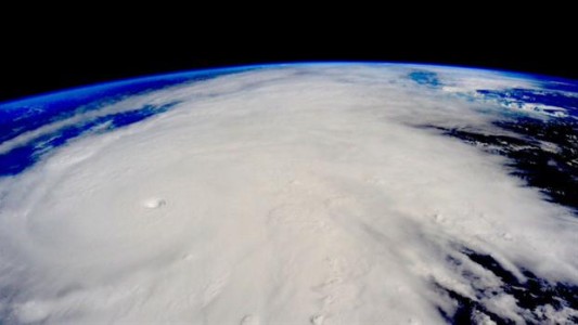 Video: así se ve el huracán Patricia desde el espacio