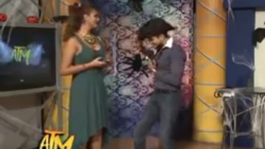 Un presentador de televisión acosó a su compañera en pleno vivo