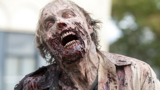 “The Walking Dead”: mató a su amigo porque se estaba convirtiendo en zombie