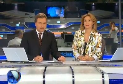 Telefe Noticias a las 13 / Bloque 2 / 27/10/2015