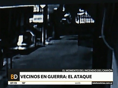 El video que muestra cómo hace explotar el camión del vecino