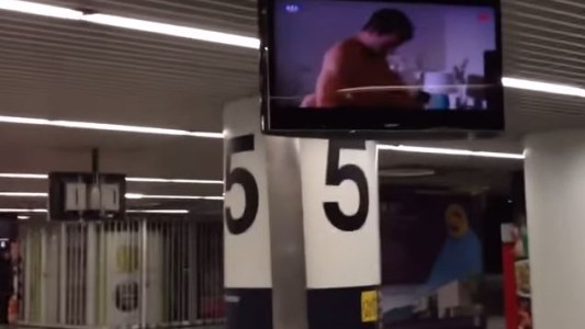Aeropuerto de Lisboa proyectó accidentalmente video pornográfico