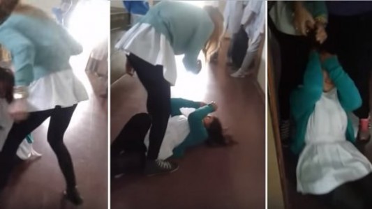 Video: dos alumnas de secundario a las piñas por unas fotos hot