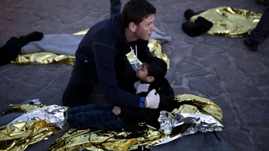 Siete migrantes muertos y más de 30 desaparecidos tras otro naufragio en Grecia