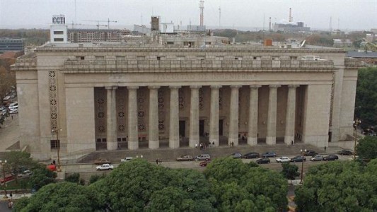 Eliminan por ley el examen de ingreso a las universidades