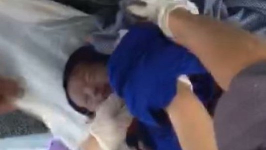 Encuentran a una beba abandonada en una estación de servicio