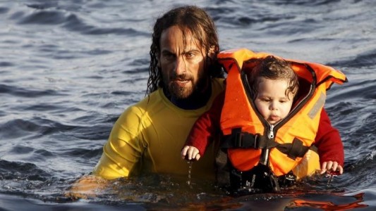 La foto del rescatista argentino que conmueve al mundo